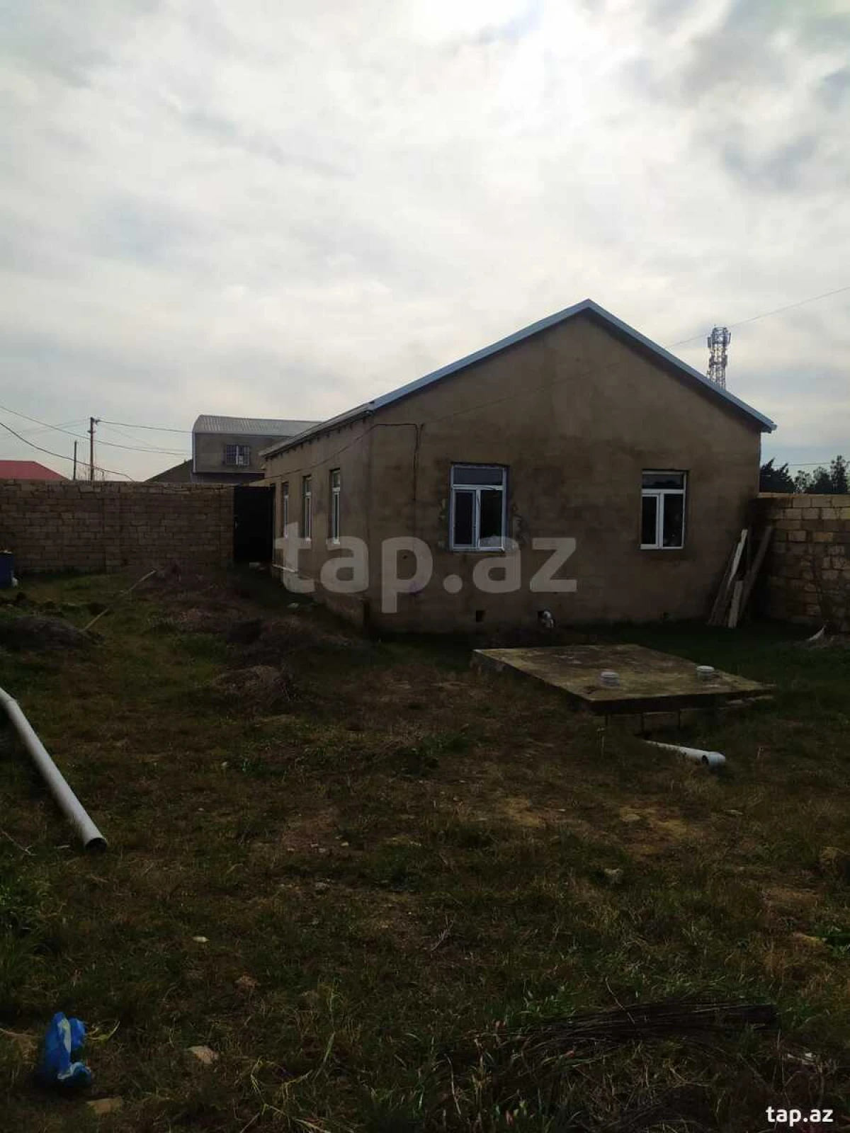 Satılır 3 otaqlı həyət evi