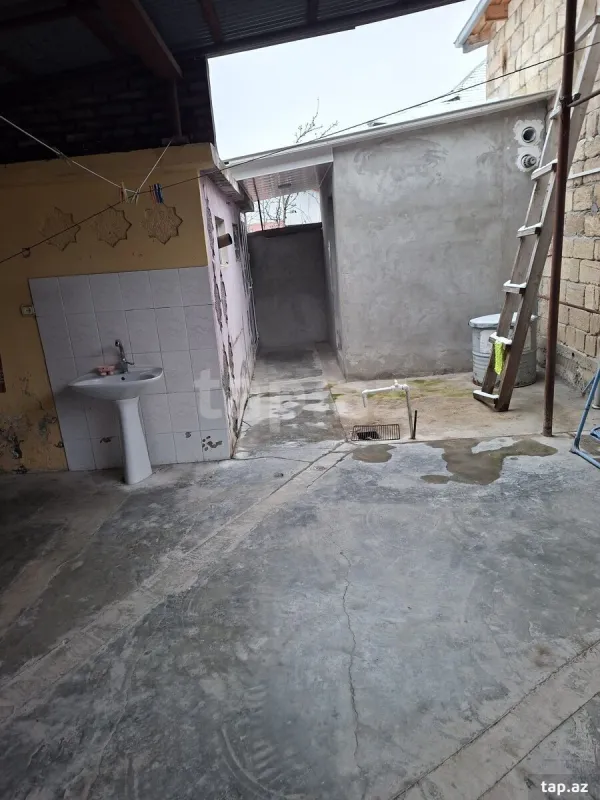 Satılır 4 otaqlı həyət evi