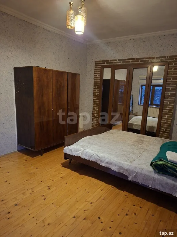 Satılır 4 otaqlı həyət evi