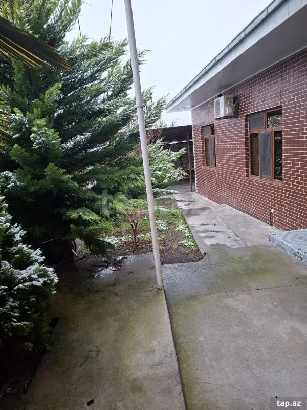 Satılır 4 otaqlı həyət evi