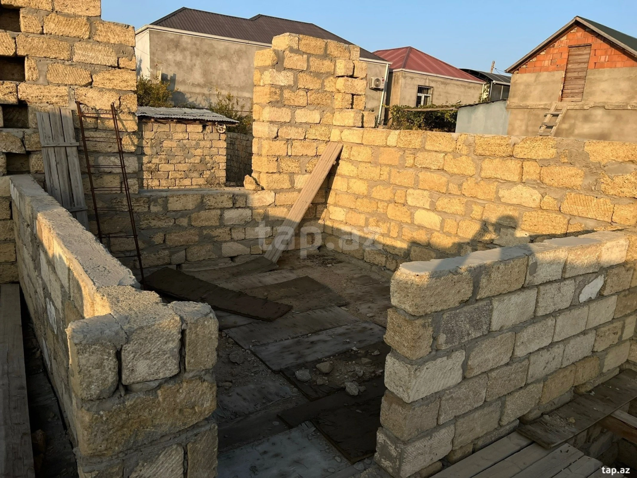 Satılır 3 otaqlı həyət evi