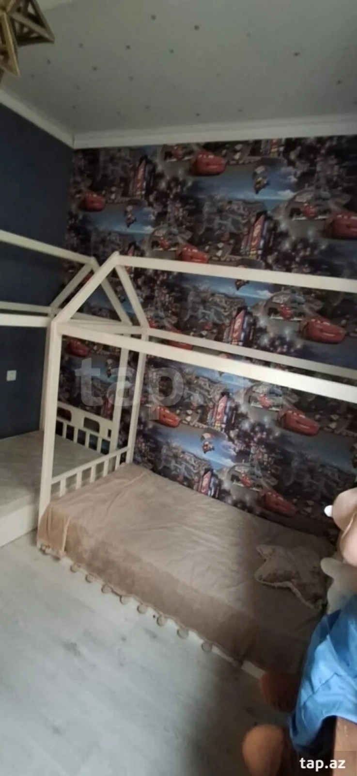 Satılır 8 otaqlı həyət evi