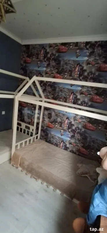 Satılır 8 otaqlı həyət evi