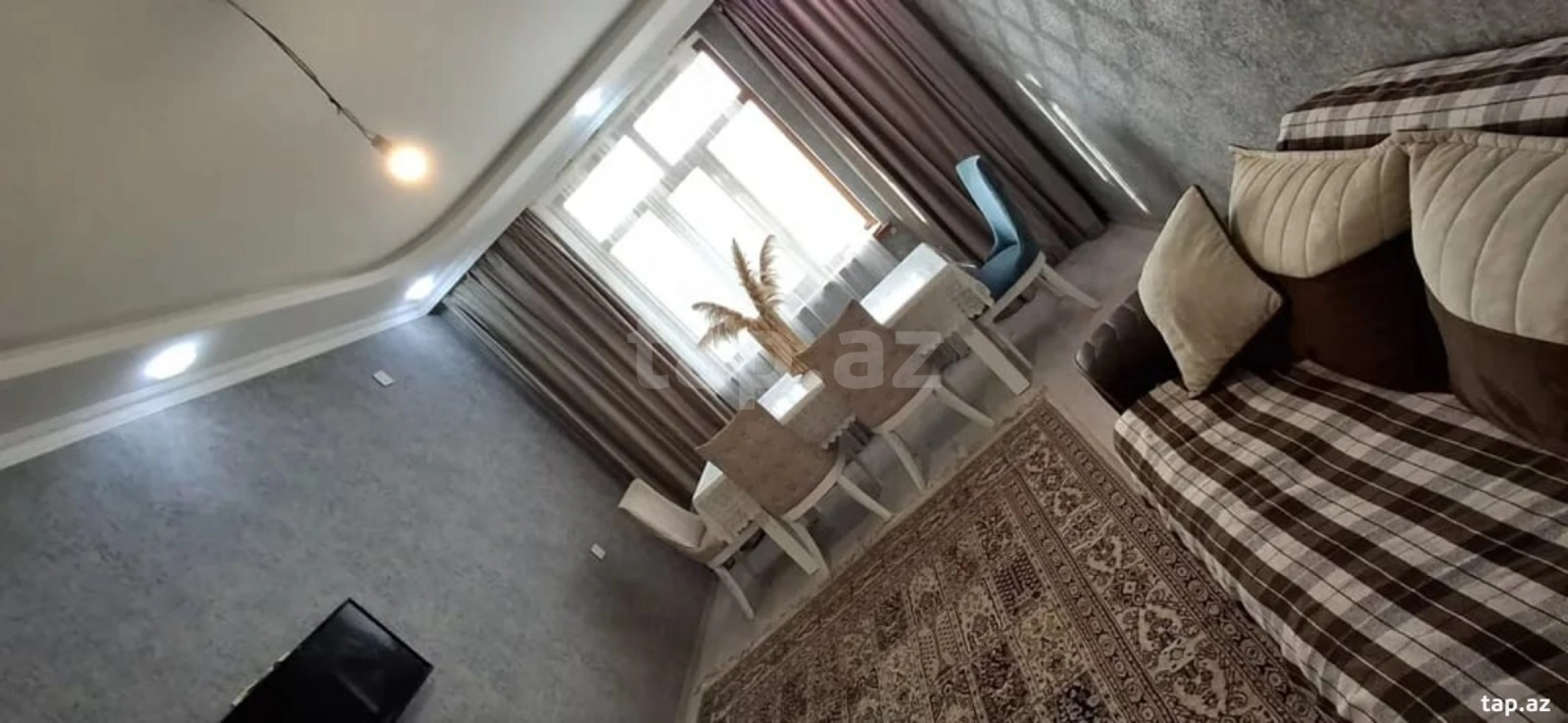 Satılır 8 otaqlı həyət evi