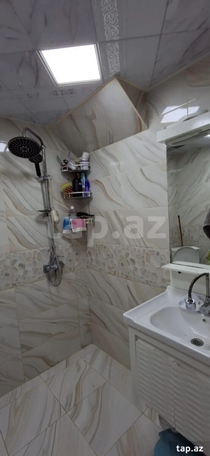 Satılır 8 otaqlı həyət evi