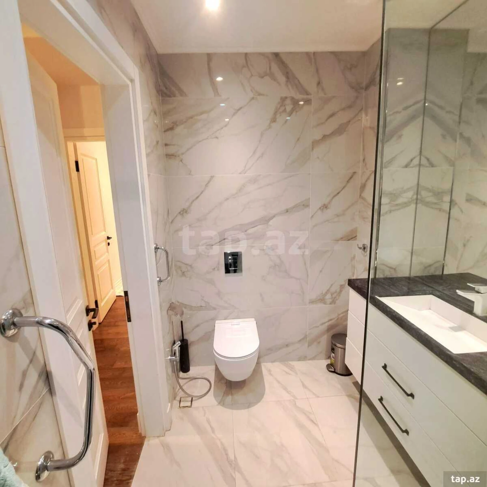 Kirayə verilir 3 otaqlı yeni tikili 120 m²