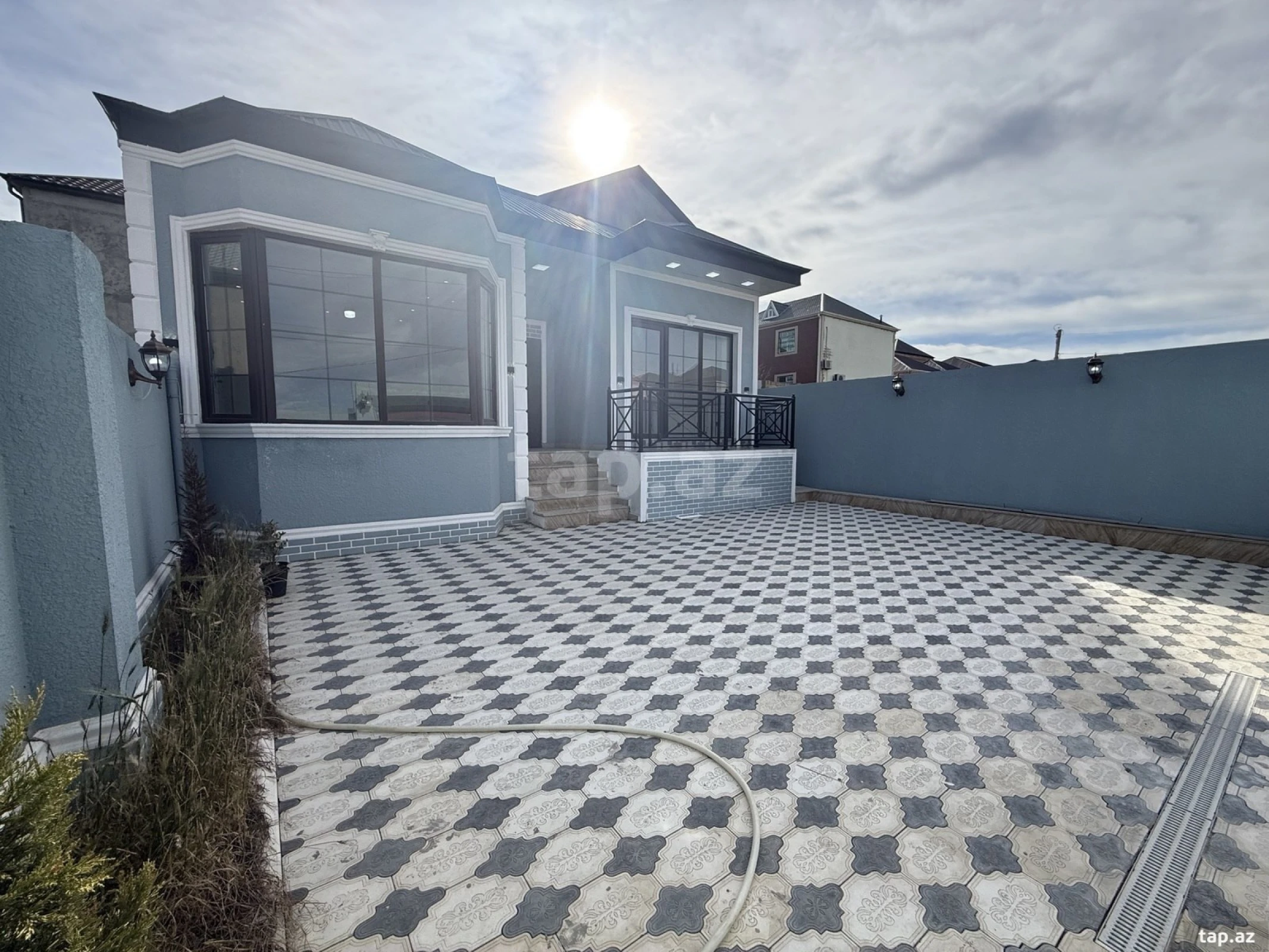 Satılır 4 otaqlı həyət evi