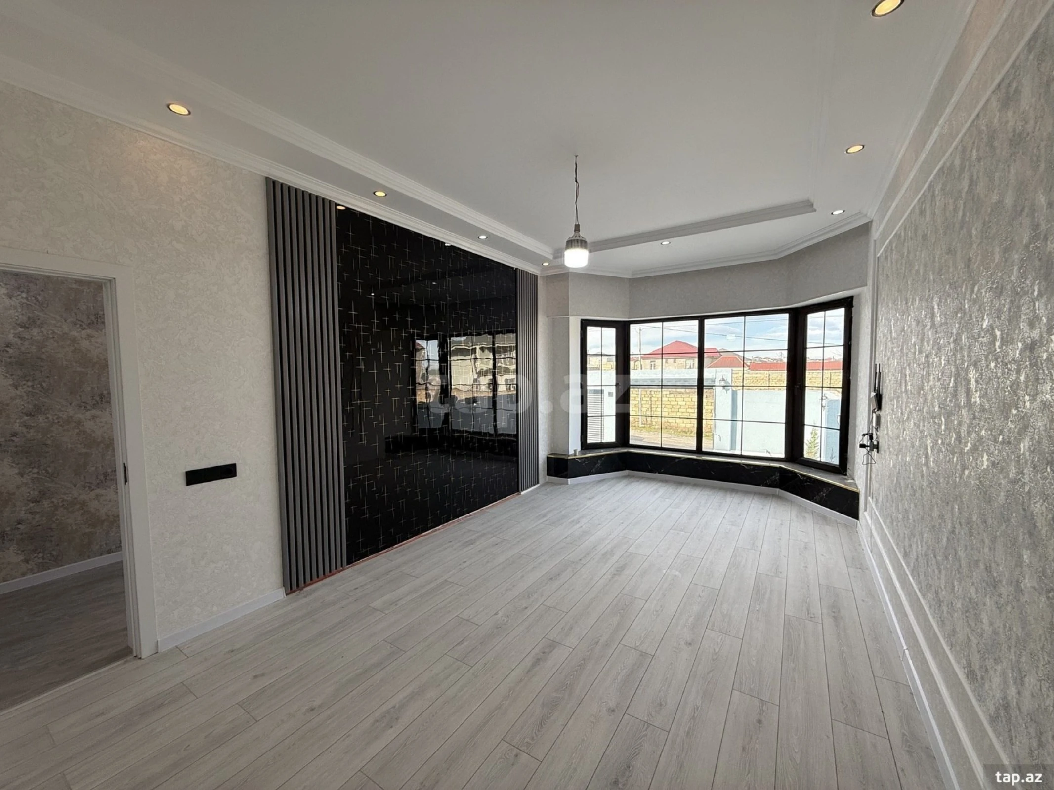 Satılır 4 otaqlı həyət evi