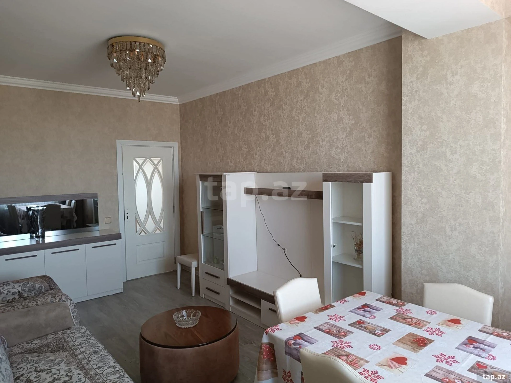Kirayə verilir 2 otaqlı yeni tikili 60 m²
