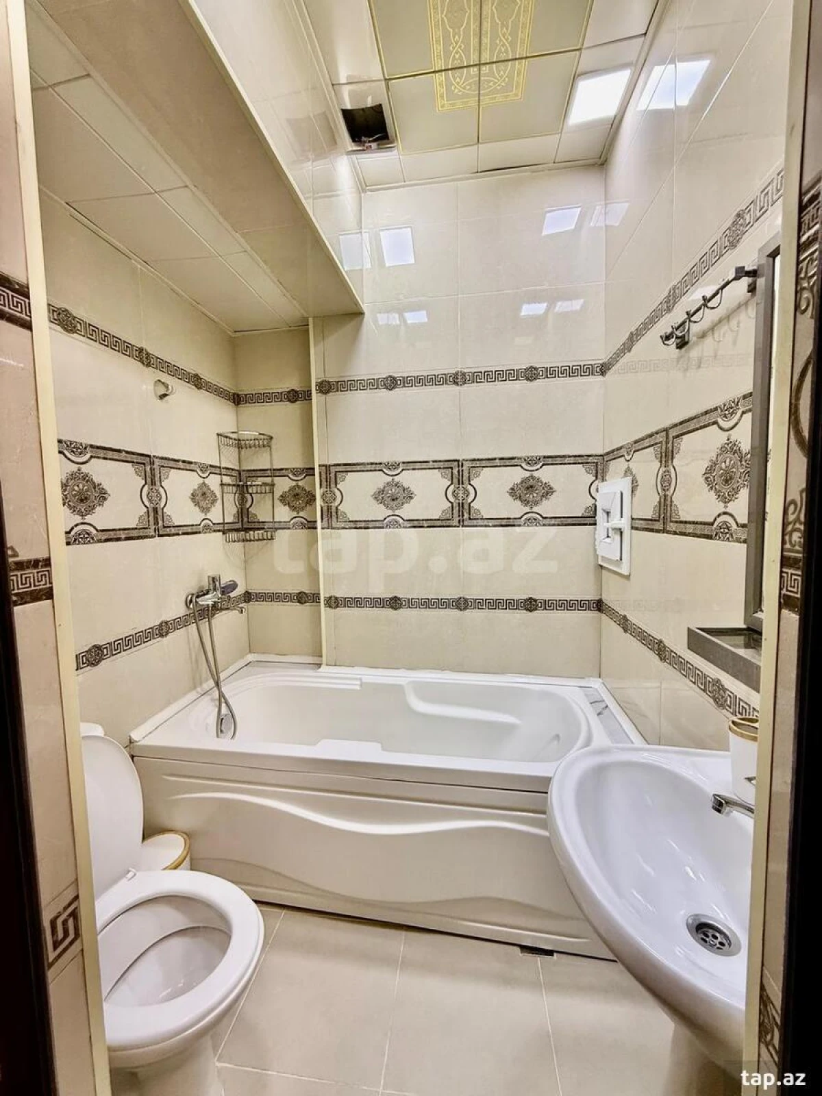 Kirayə verilir 2 otaqlı yeni tikili 75 m²