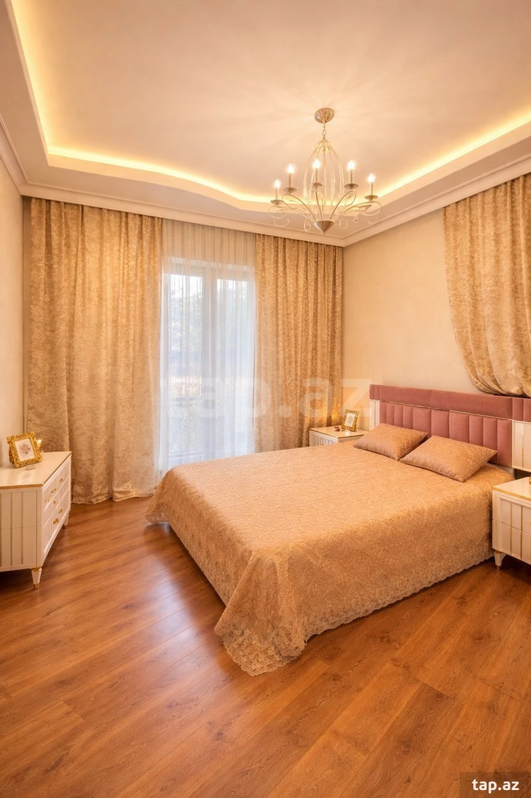 Satılır 5 otaqlı həyət evi 365 m²