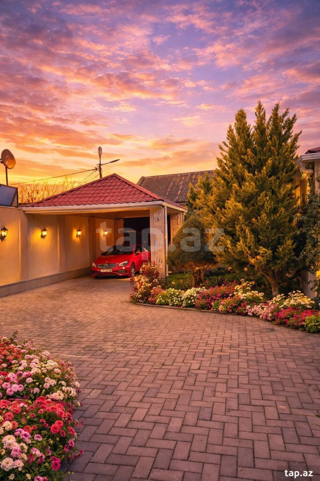 Satılır 5 otaqlı həyət evi 365 m²