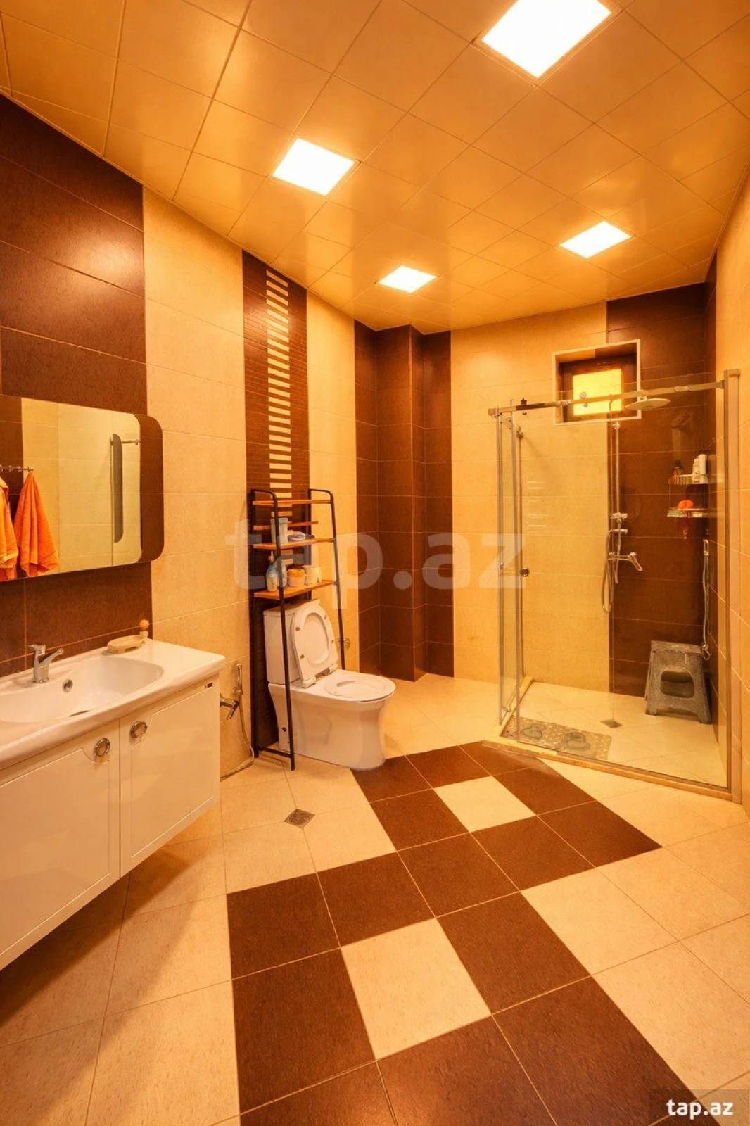 Satılır 5 otaqlı həyət evi 365 m²