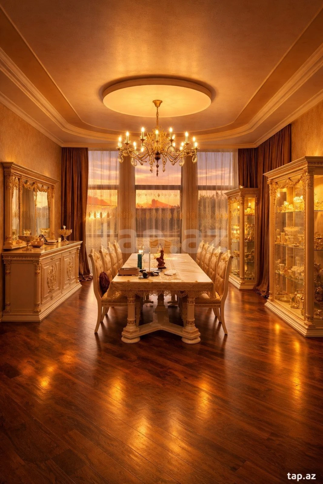 Satılır 5 otaqlı həyət evi 365 m²