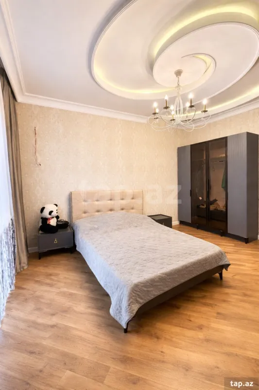 Satılır 5 otaqlı həyət evi 365 m²