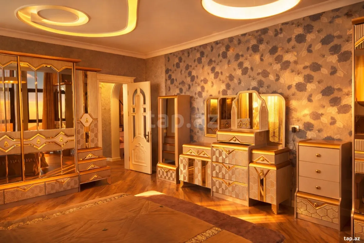 Satılır 5 otaqlı həyət evi 365 m²