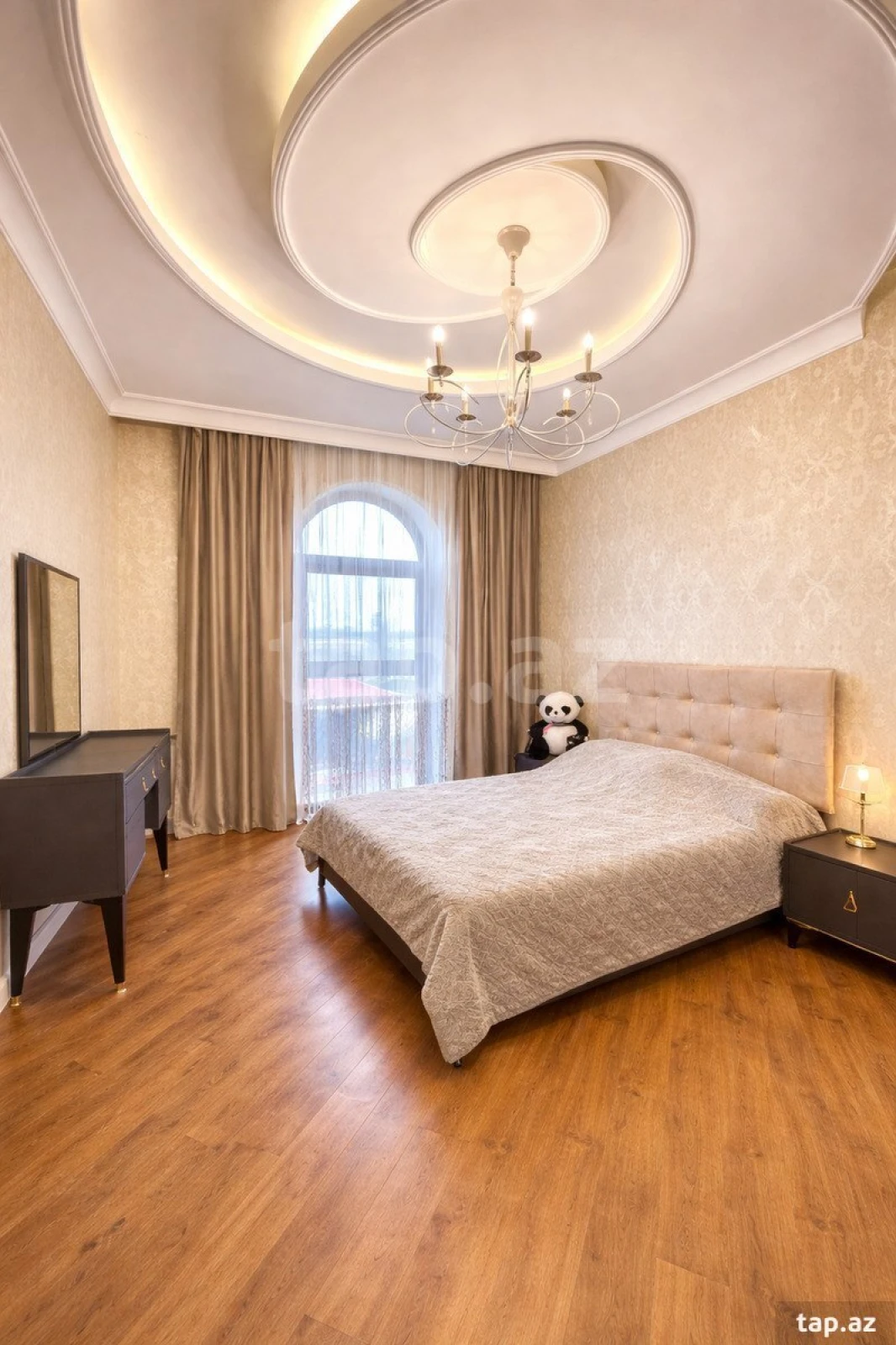 Satılır 5 otaqlı həyət evi 365 m²