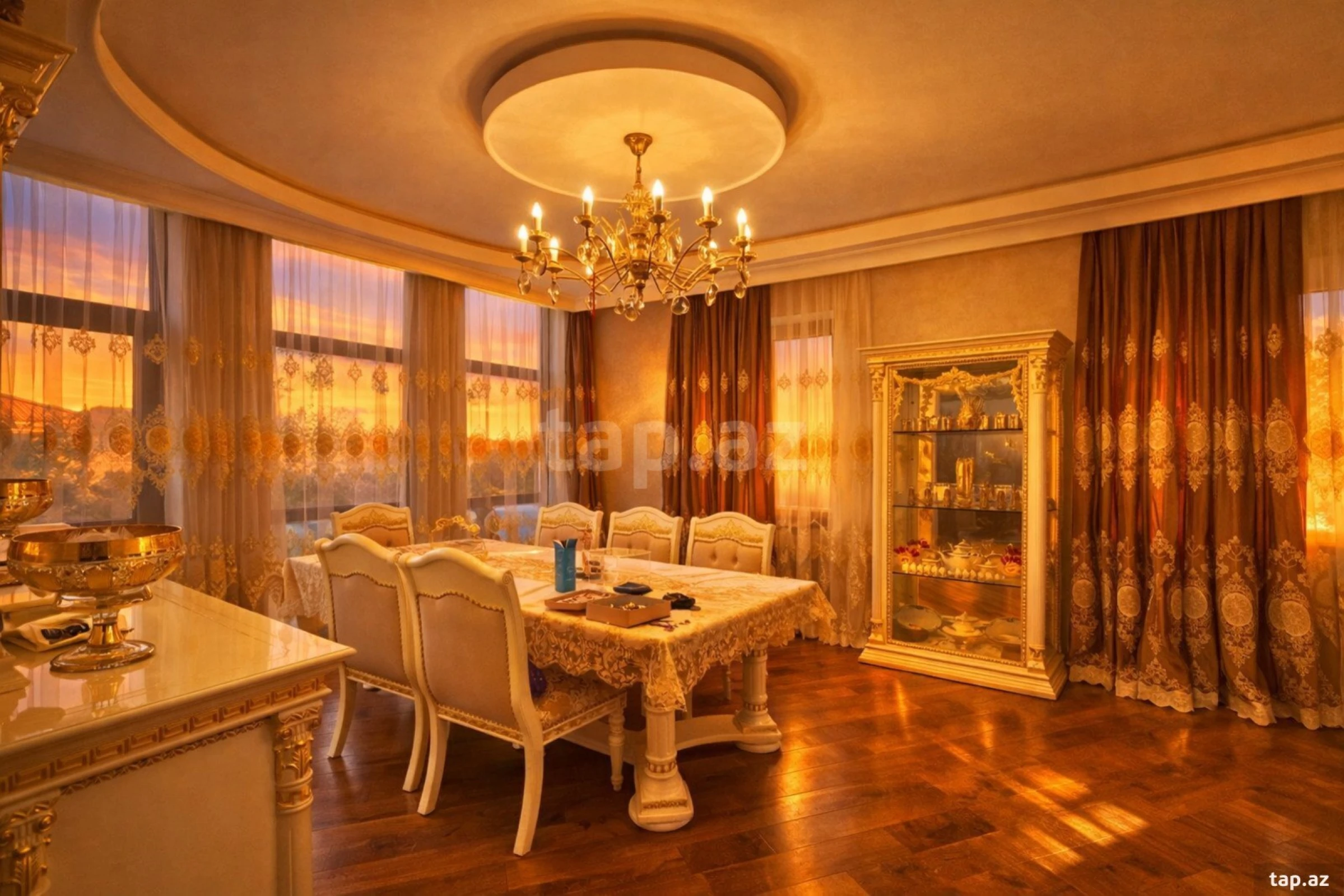 Satılır 5 otaqlı həyət evi 365 m²