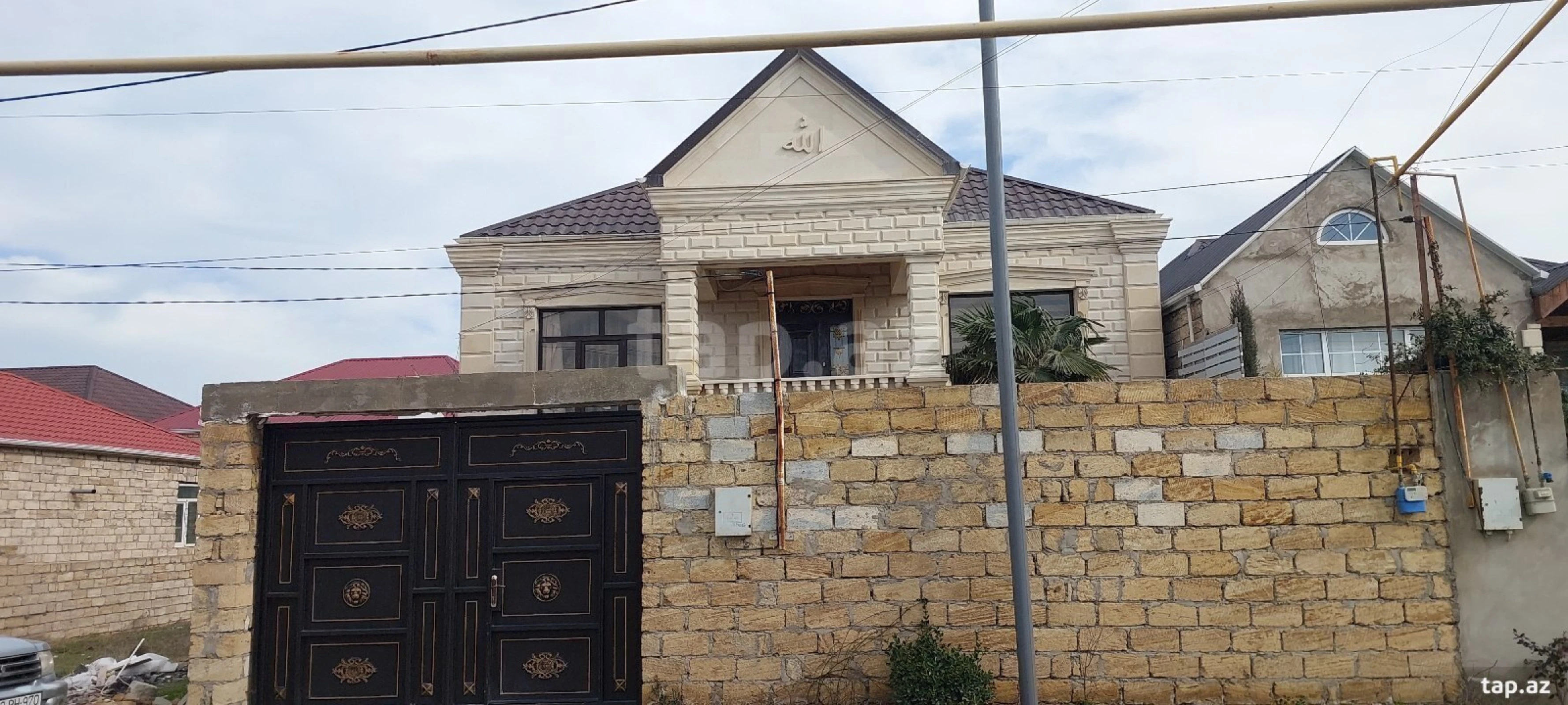 Satılır 4 otaqlı həyət evi