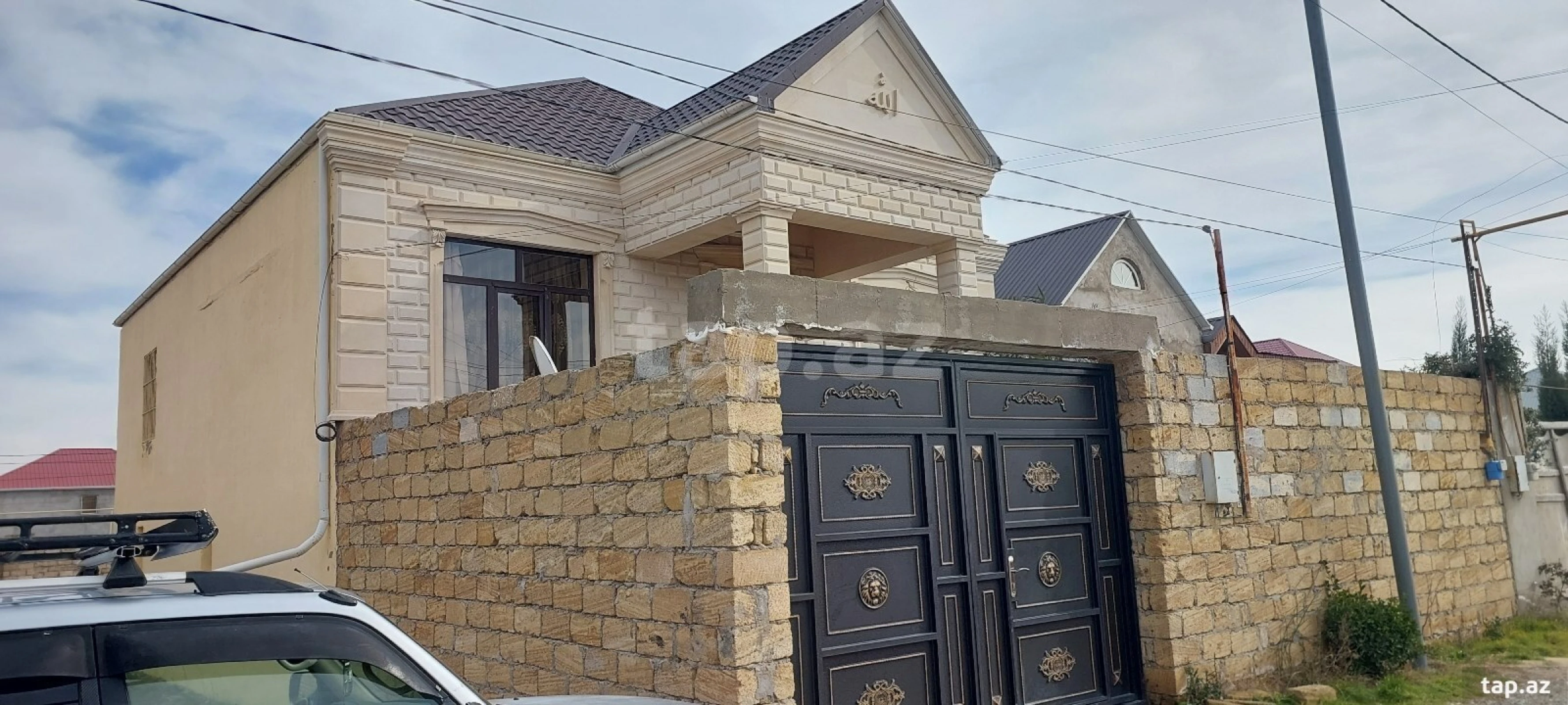 Satılır 4 otaqlı həyət evi