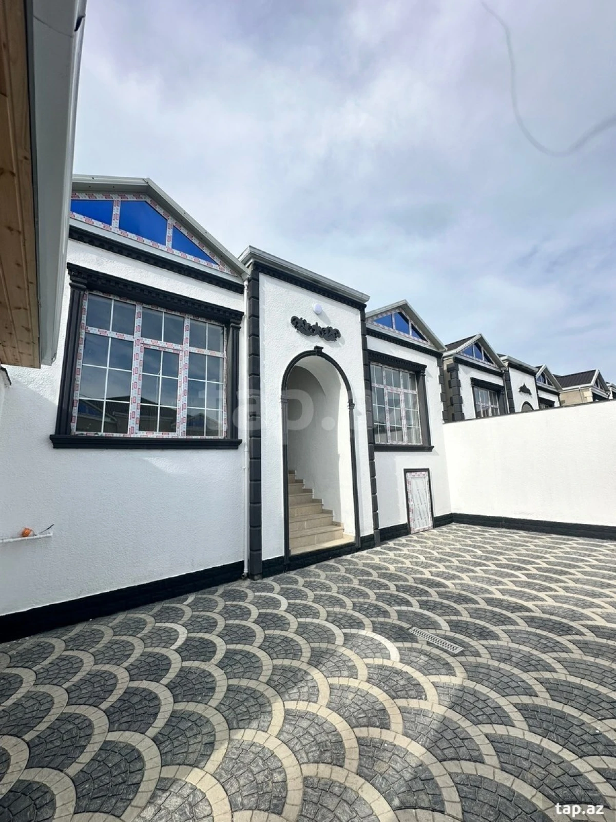 Satılır 4 otaqlı həyət evi