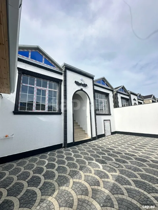 Satılır 4 otaqlı həyət evi