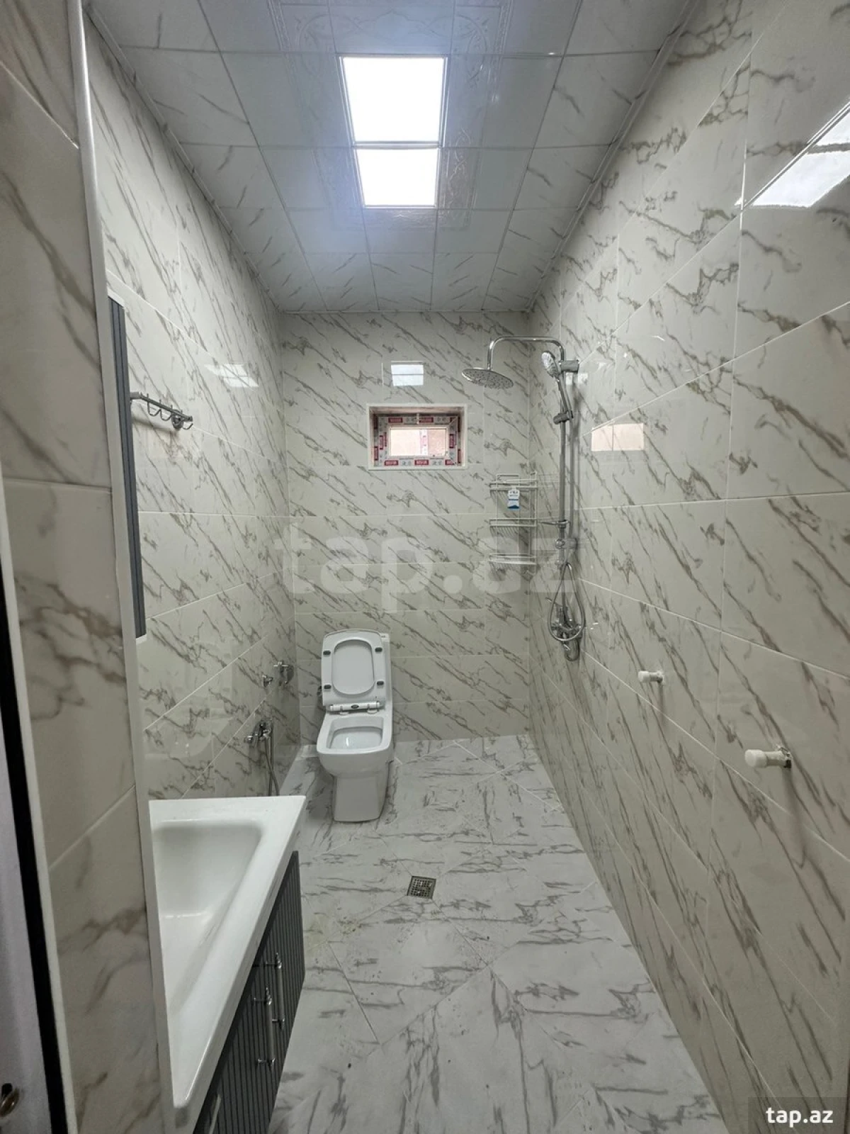 Satılır 4 otaqlı həyət evi