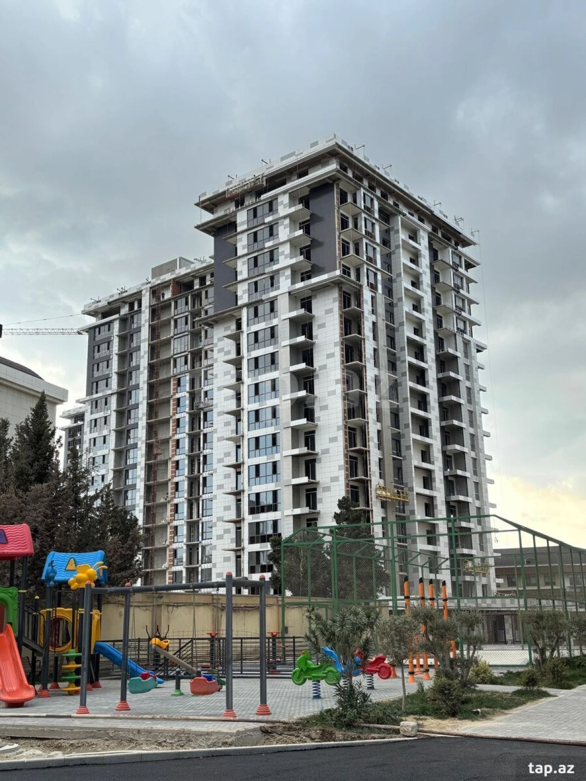 Satılır 3 otaqlı yeni tikili 145 m²