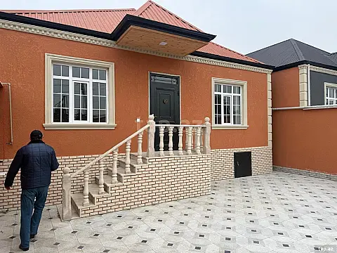 Satılır 3 otaqlı həyət evi