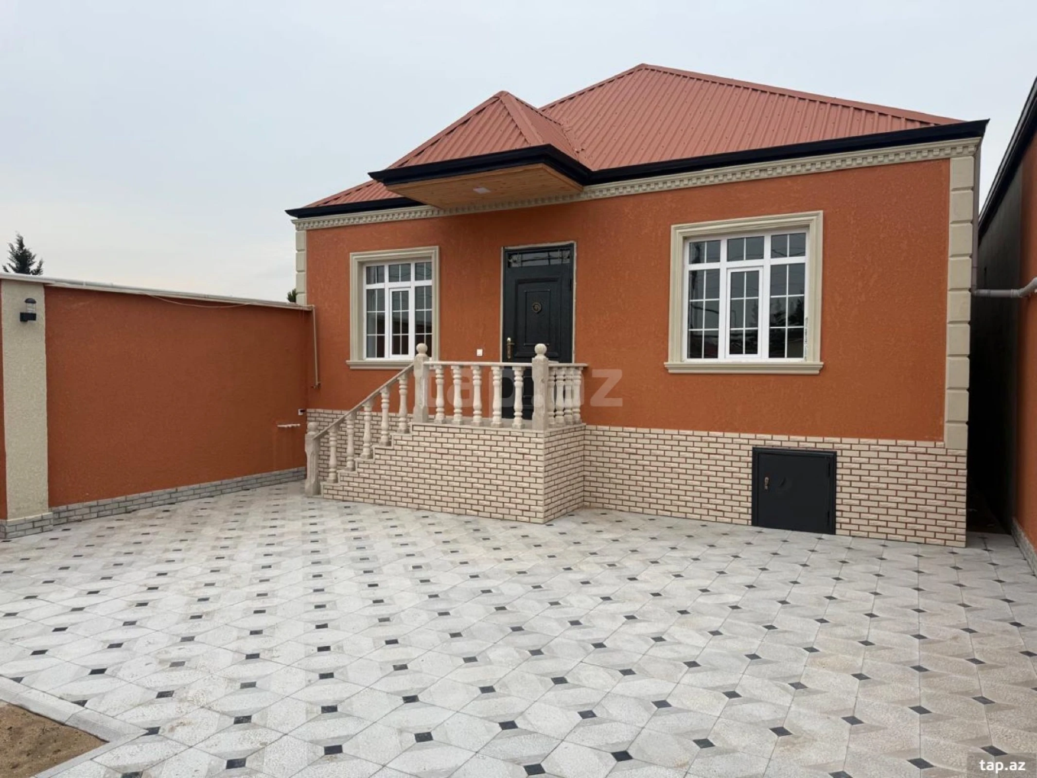 Satılır 3 otaqlı həyət evi