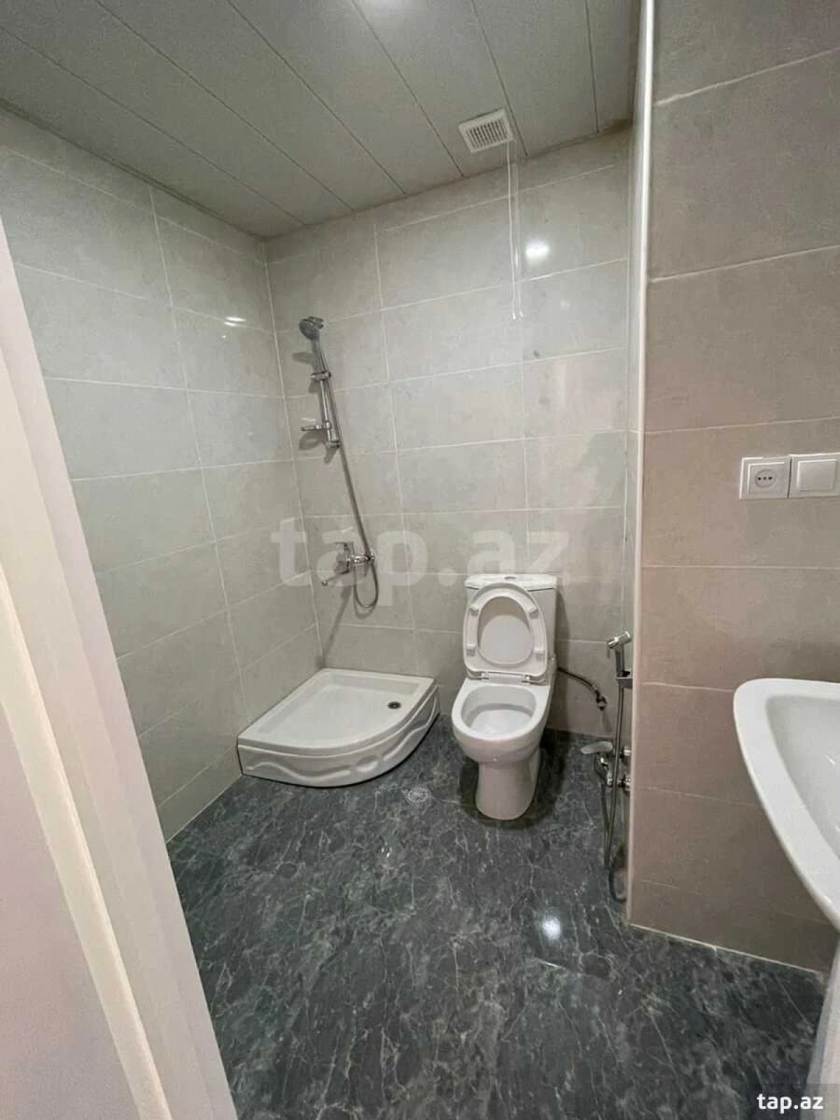 Satılır 4 otaqlı yeni tikili 100 m²