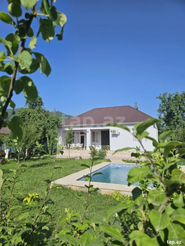 Kirayə verilir 4 otaqlı həyət evi