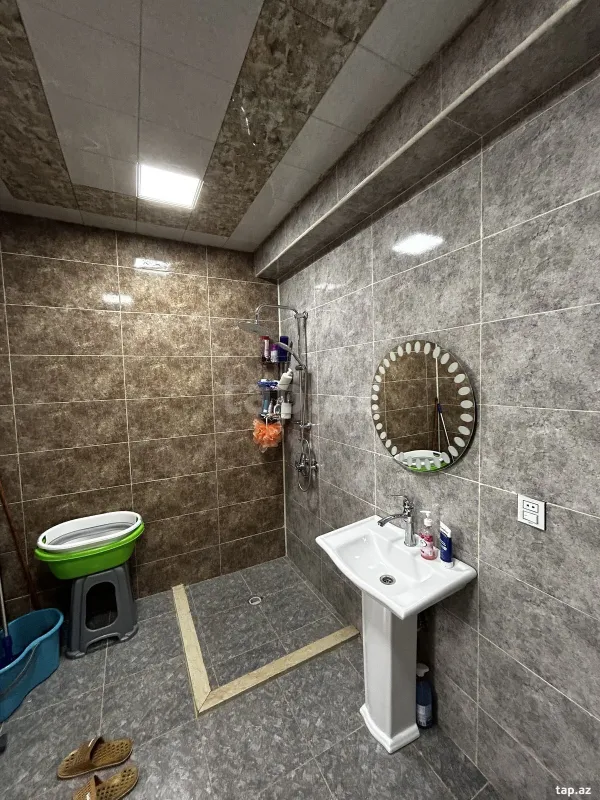 Satılır 2 otaqlı yeni tikili 78 m²