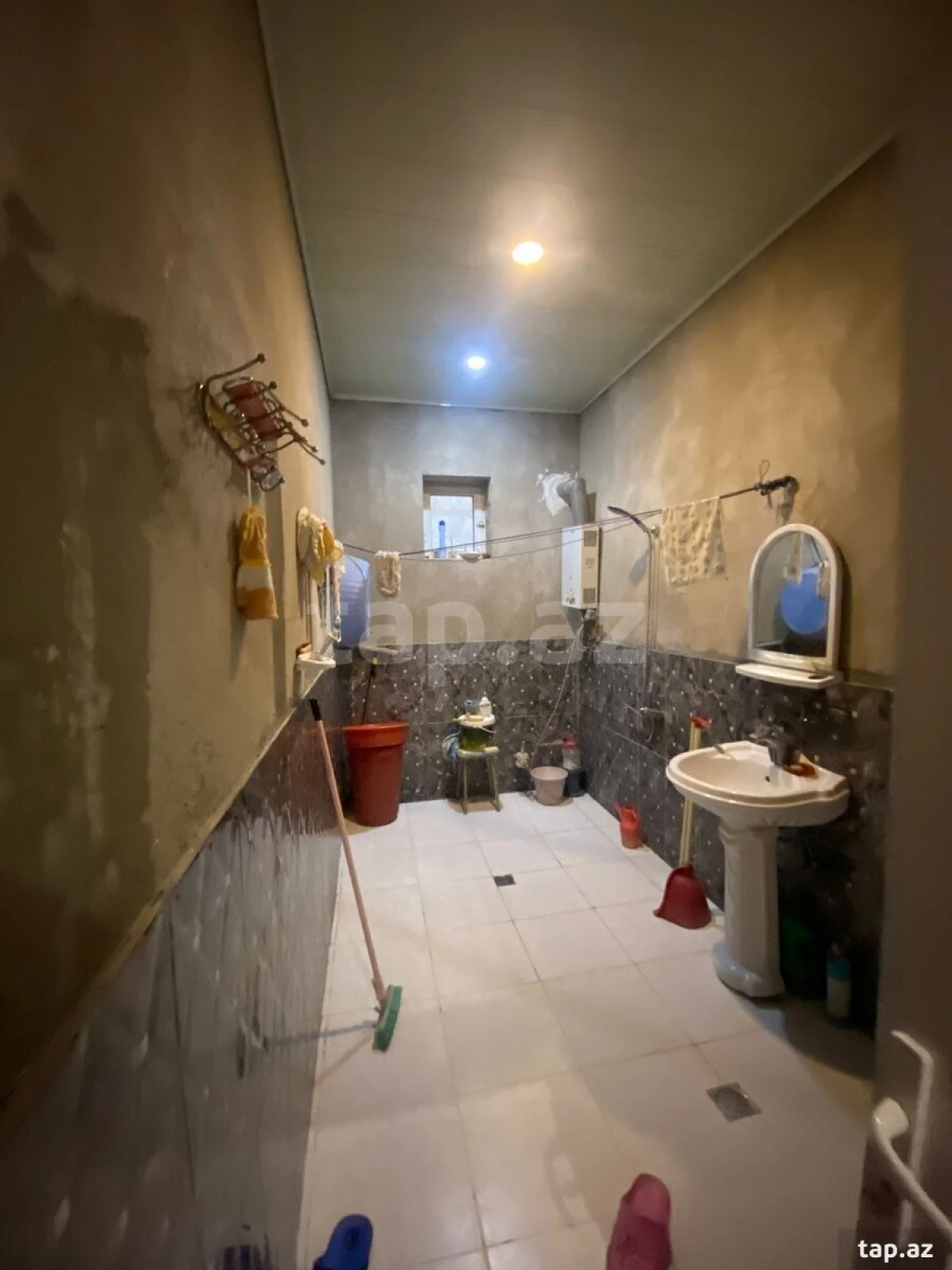 Satılır 4 otaqlı həyət evi