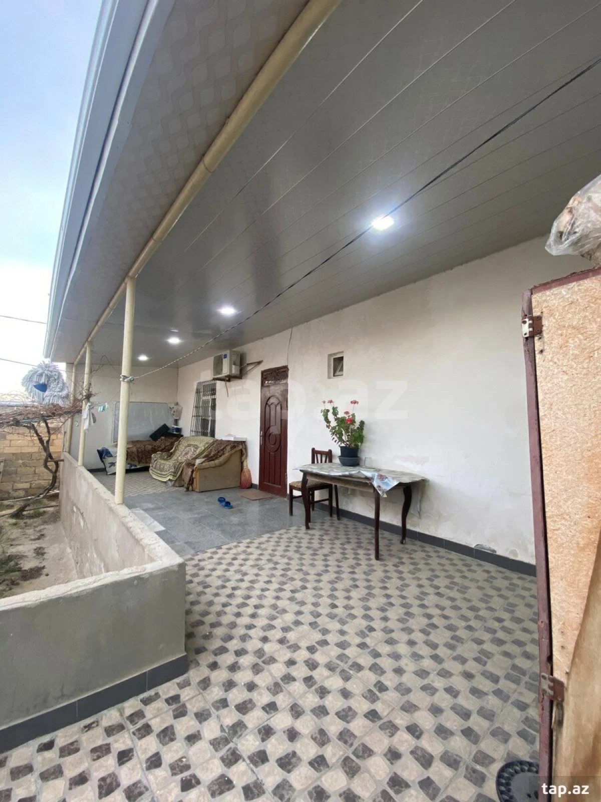 Satılır 4 otaqlı həyət evi