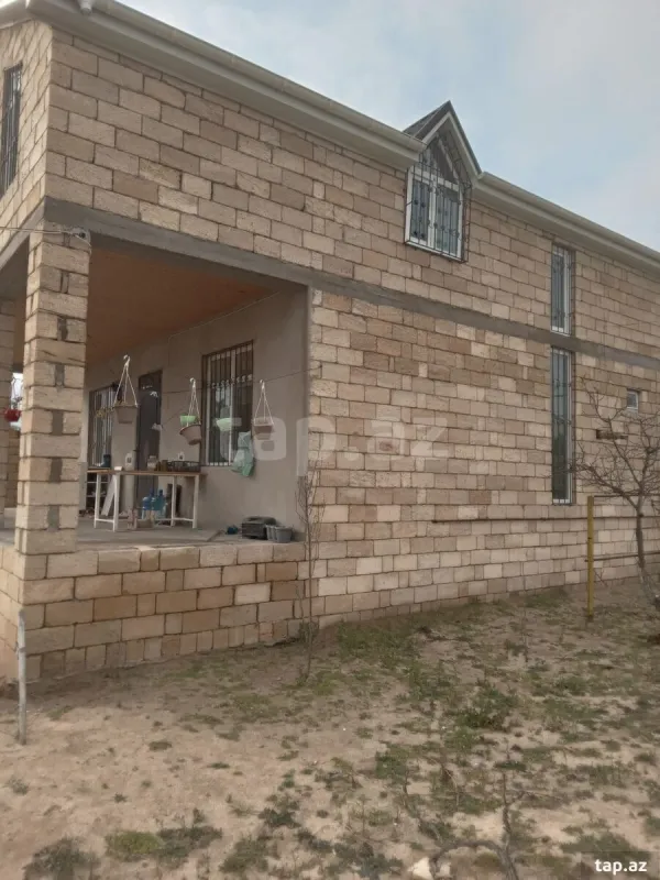 Satılır 5 otaqlı həyət evi