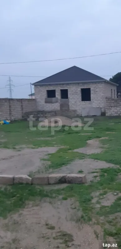 Satılır 4 otaqlı həyət evi