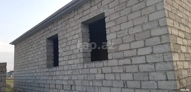 Satılır 4 otaqlı həyət evi