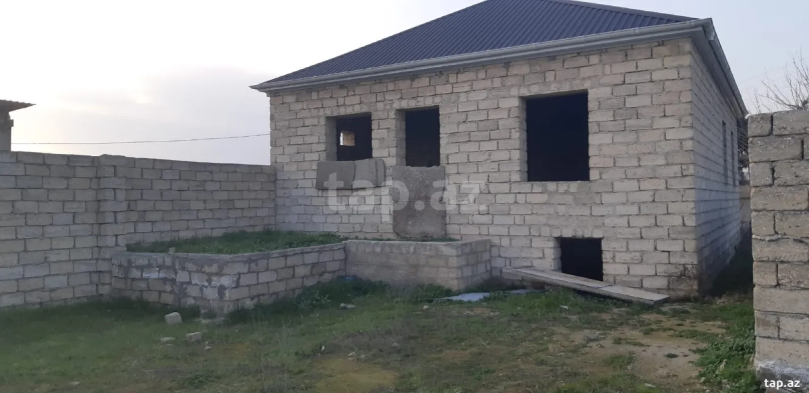 Satılır 4 otaqlı həyət evi