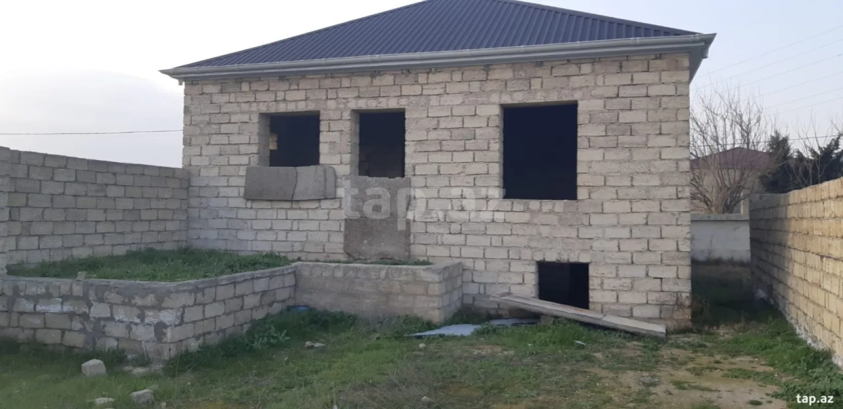 Satılır 4 otaqlı həyət evi