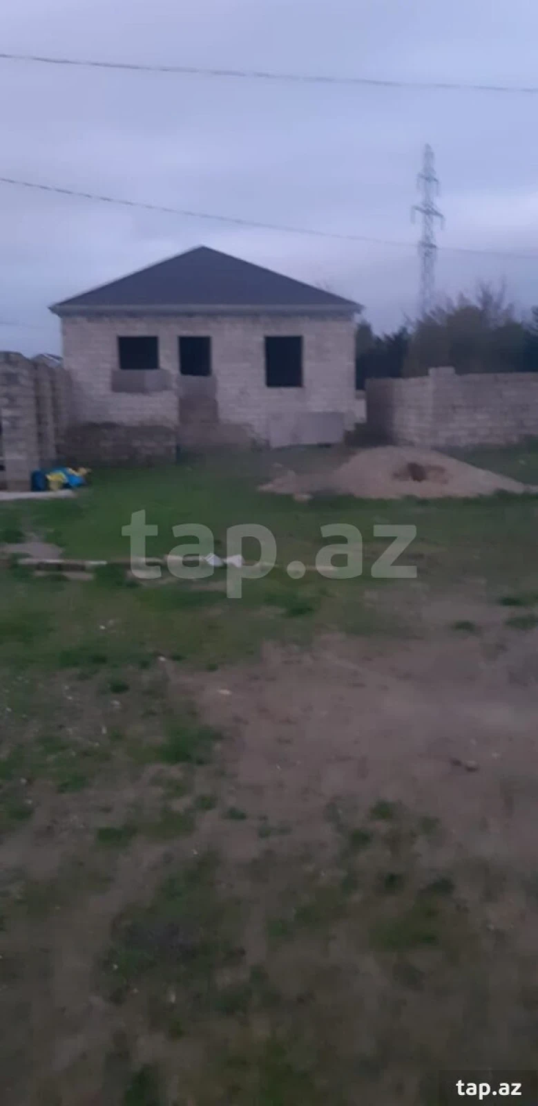 Satılır 4 otaqlı həyət evi