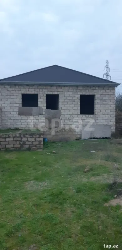 Satılır 4 otaqlı həyət evi