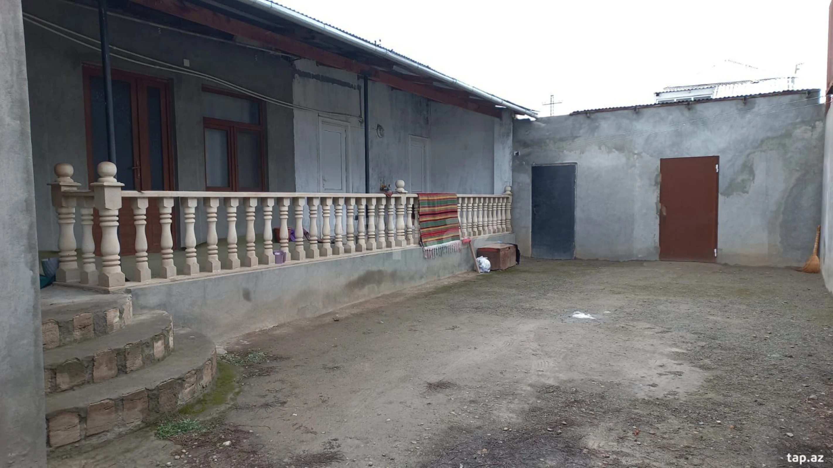 Satılır 3 otaqlı həyət evi