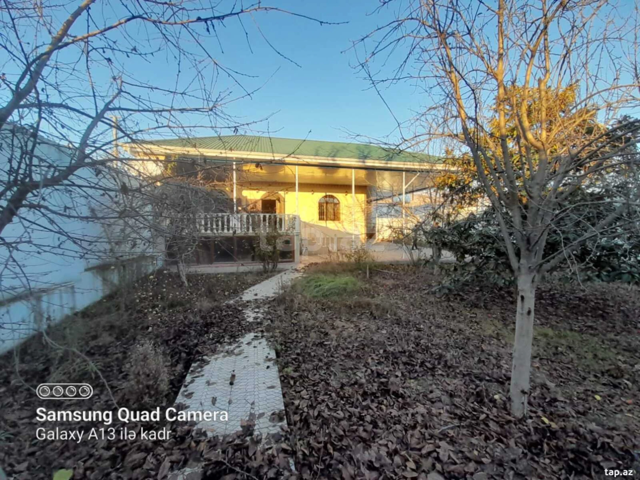 Satılır 4 otaqlı həyət evi