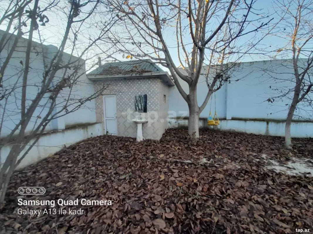 Satılır 4 otaqlı həyət evi