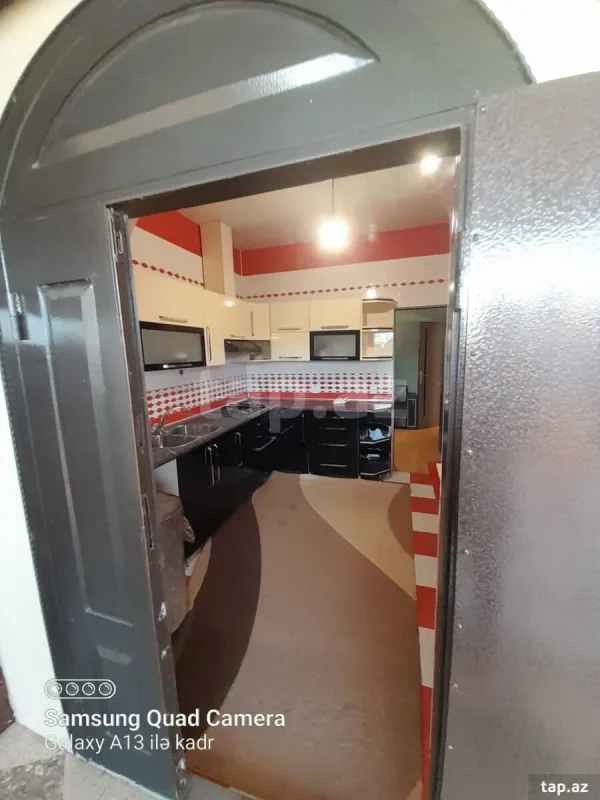 Satılır 4 otaqlı həyət evi