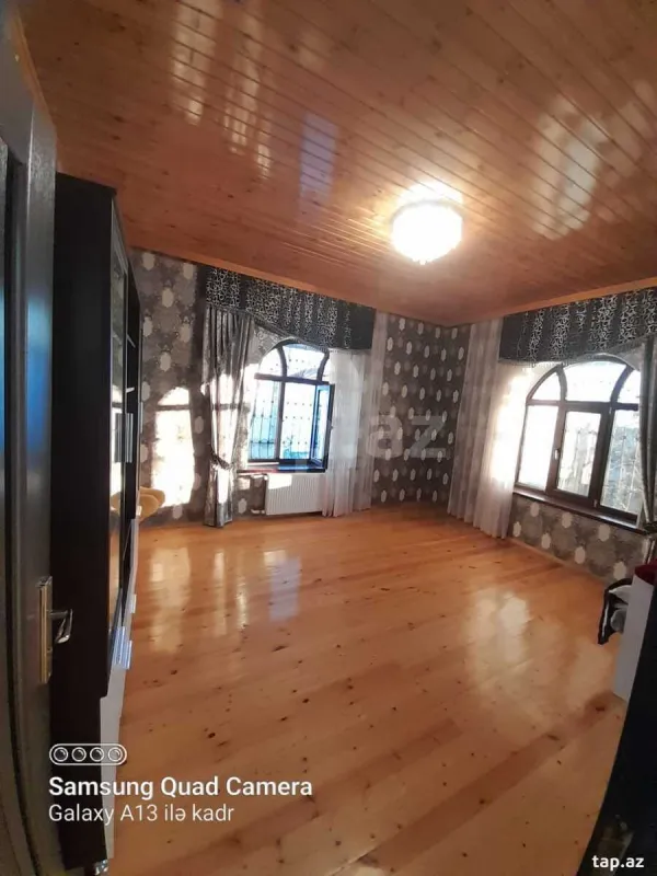 Satılır 4 otaqlı həyət evi