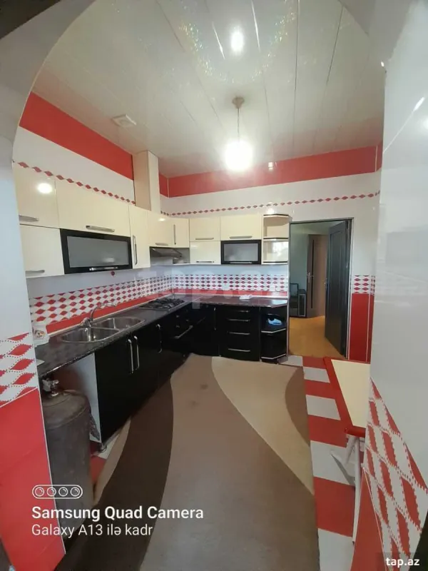 Satılır 4 otaqlı həyət evi