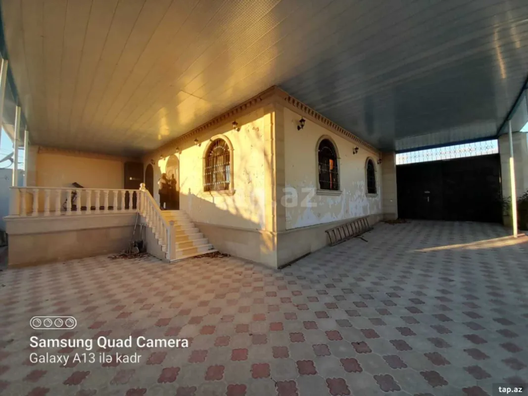 Satılır 4 otaqlı həyət evi
