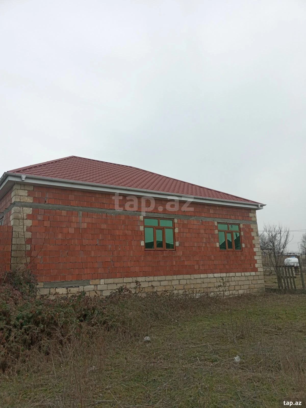 Satılır 5 otaqlı həyət evi